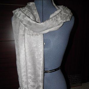 SHIMMERY SCARF - SILVER/GRAY